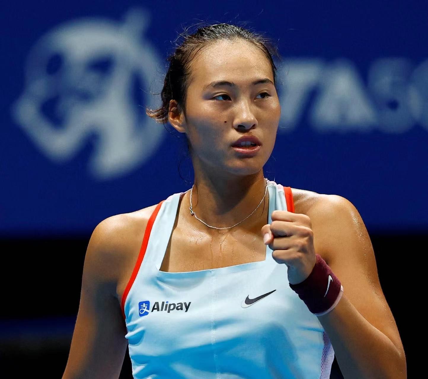 温网见！郑钦文退出本周WTA500柏林赛(中国网球郑钦文)
