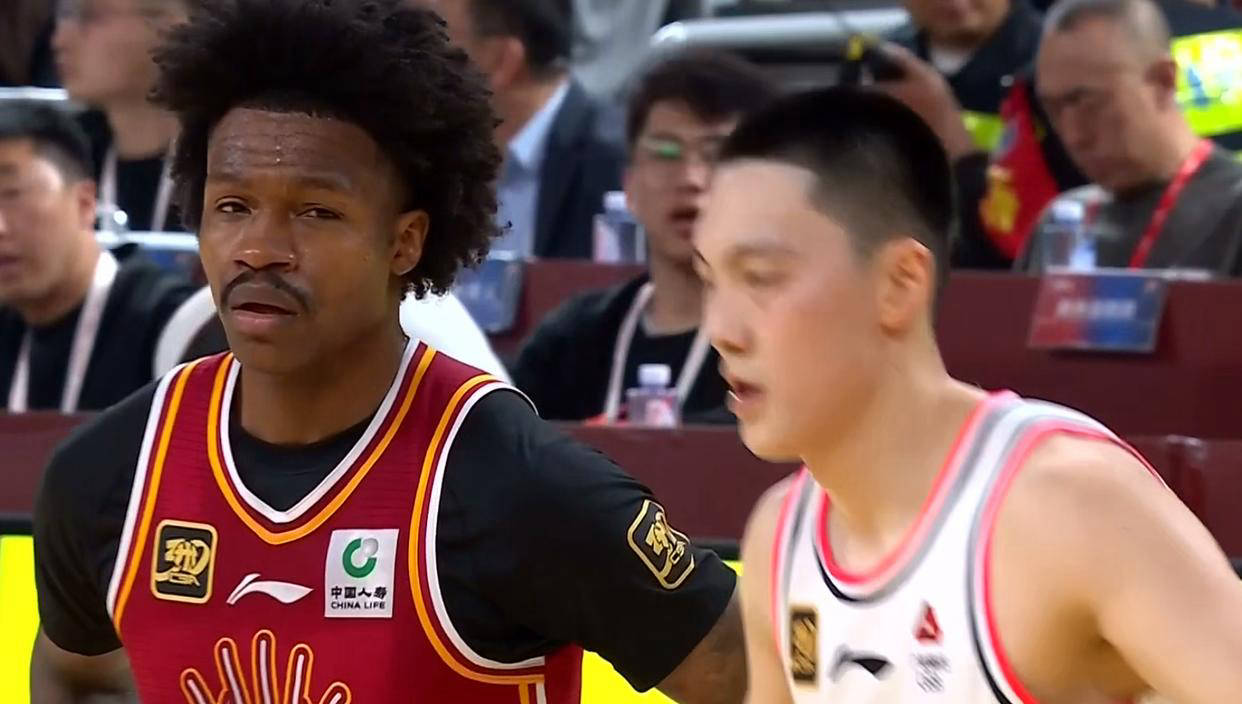 开云体育官网-关于帕尔梅拉斯锋线火力全开，防守压力山大的信息