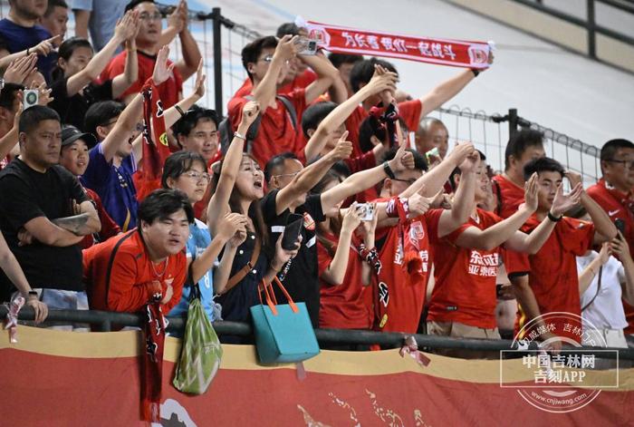 关于中超-奥莫伊胡安弗建功亚泰1-0西海岸近9轮首胜的信息