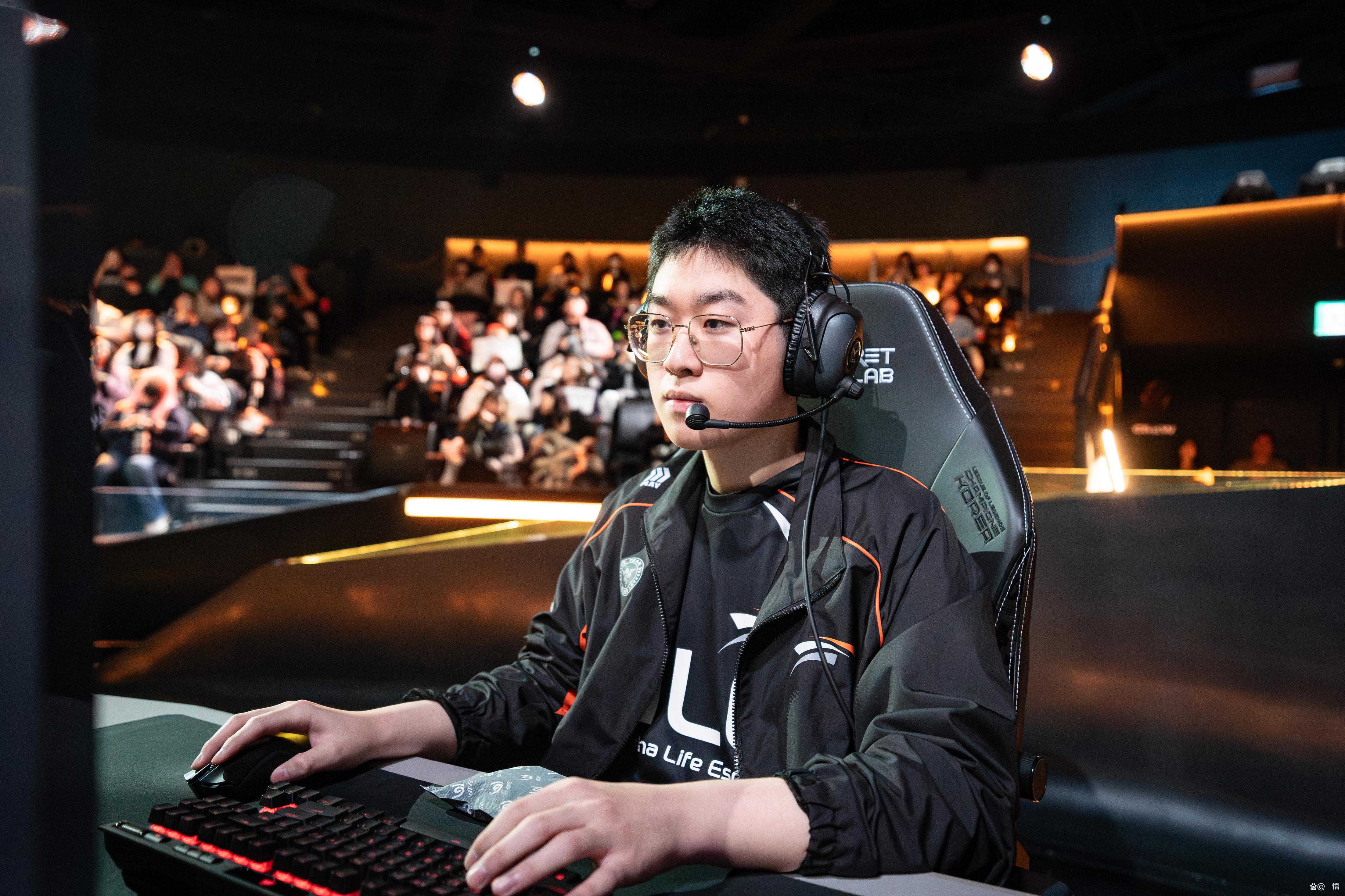 开云体育网站-LOL：电竞世界杯HLE首秀！上单弱的CFO偏偏遇到了Zeus