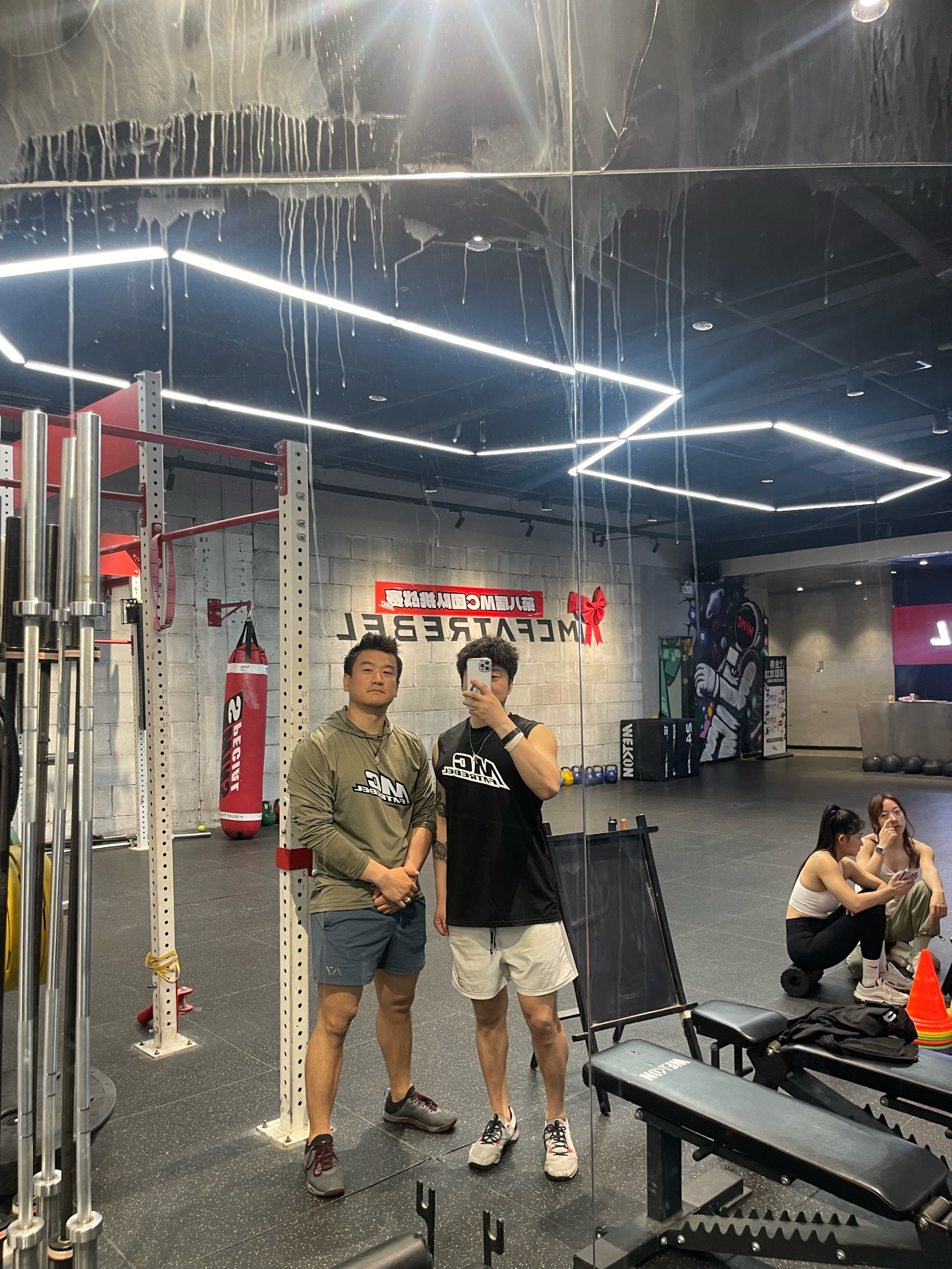 教练团队艰苦训练，力求提升整体实力
