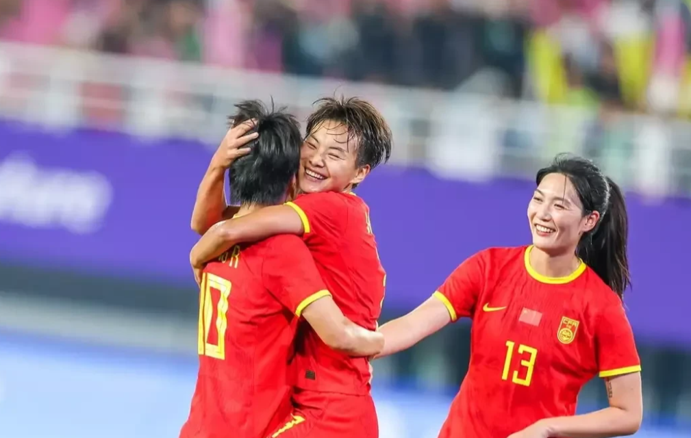 开云体育电脑版-女足热潮持续升温，中国选手赢得掌声
