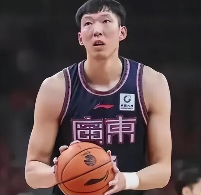 开云体育网站-关于福建篮球队保持不败战绩，领跑积分榜的信息